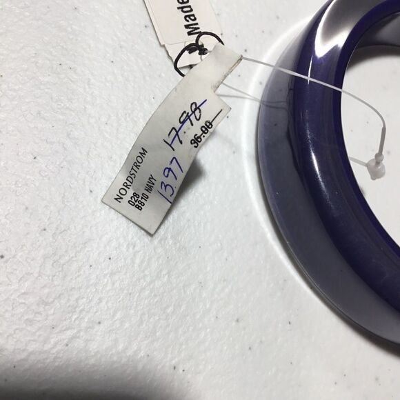 ZENZii Medium Resin Bangle (G1) - Picture 6 of 6